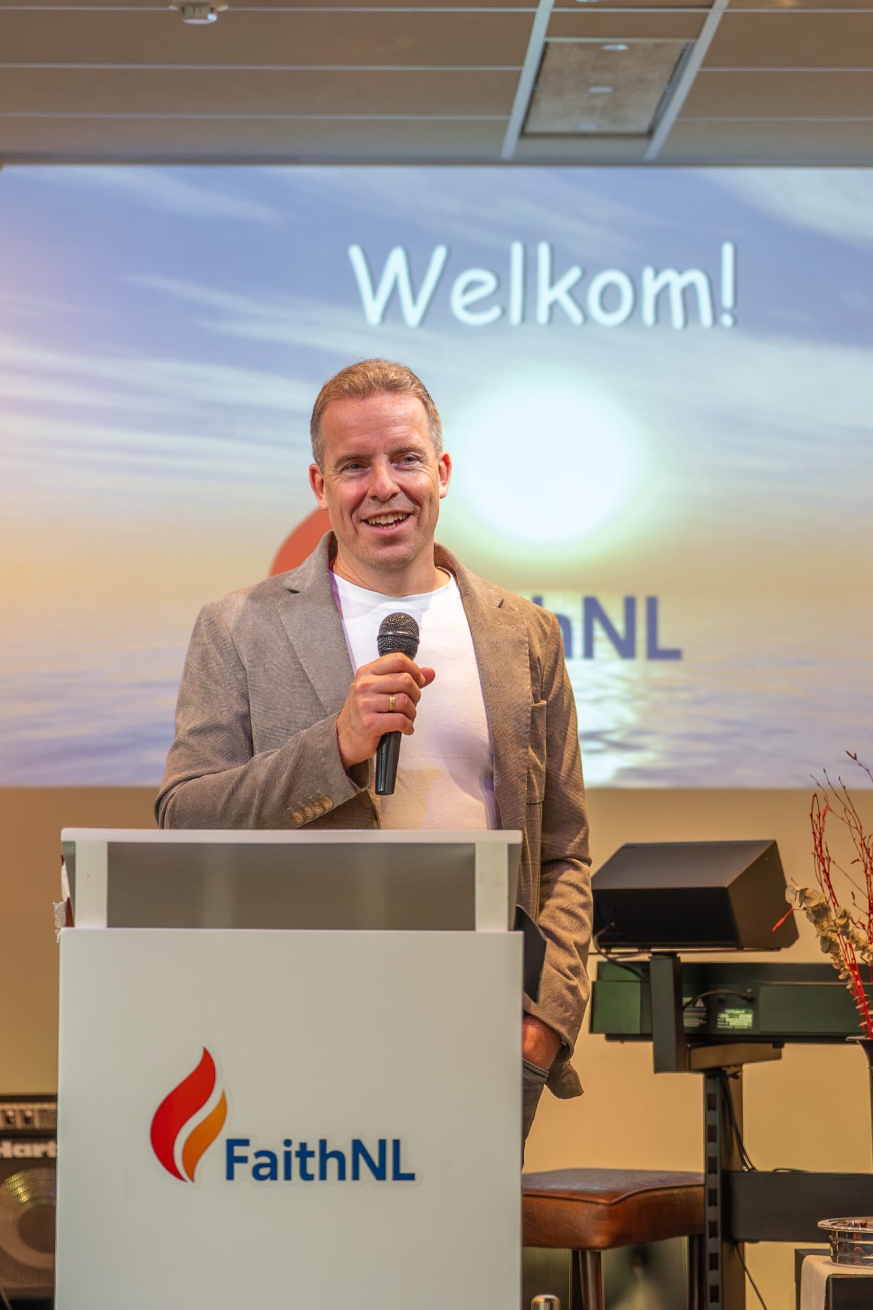 FaithNL Pinkstergemeente kerk gemeenschap geloof evangelisch christen Capelle aan den IJssel Rotterdam 203